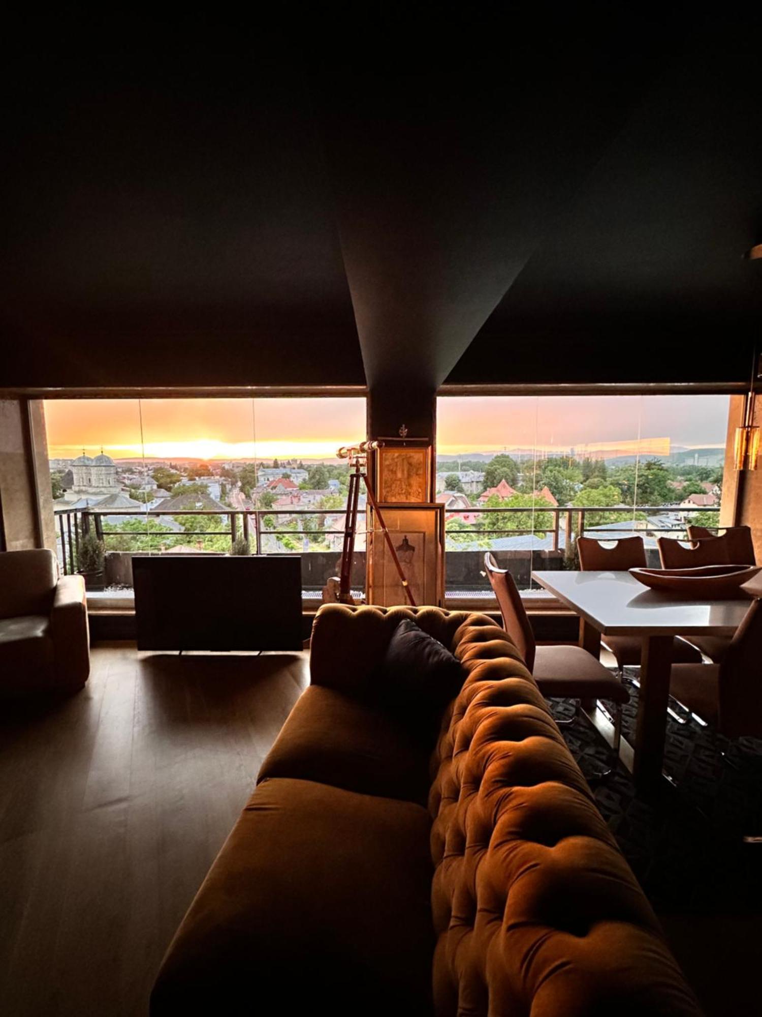 Noir Penthouse Daire Targoviste Dış mekan fotoğraf